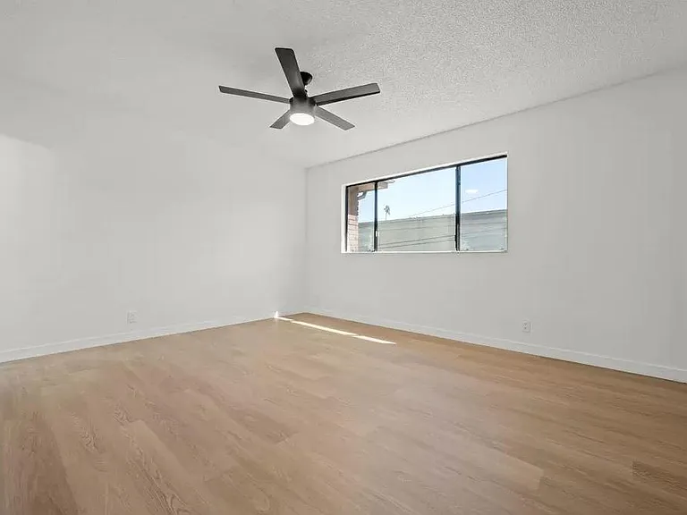 Monterey Apartments — Photo 6