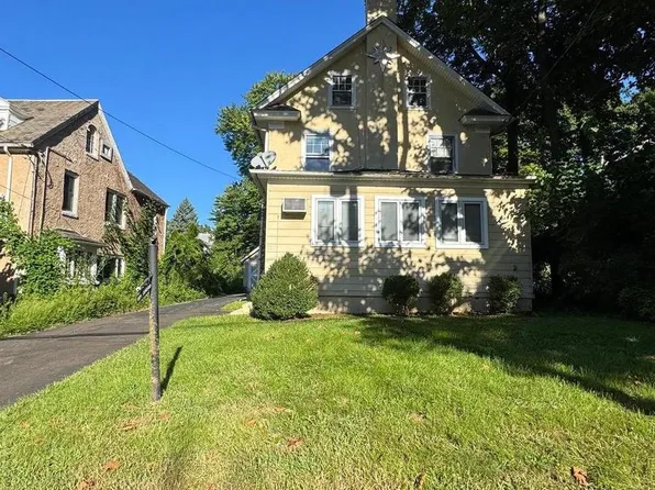 8210 Cadwalader Ave, Elkins Park, PA 19027