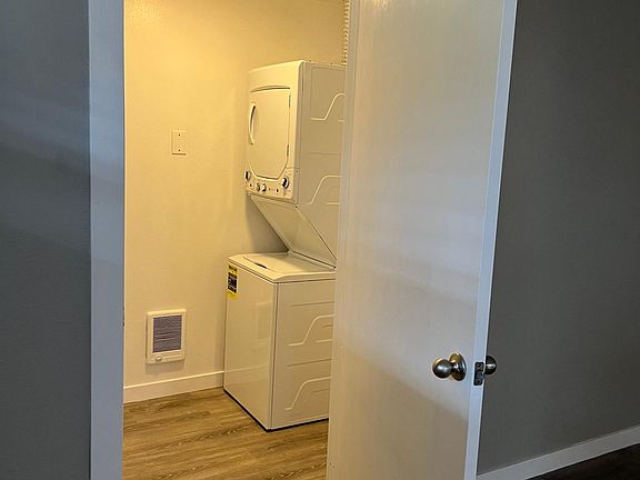 3rd image of 3803 22nd Ave SE APT A