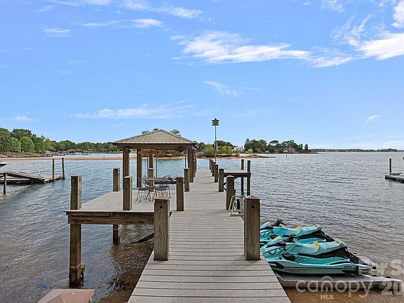 3rd image of 20931 Island Forest Dr
