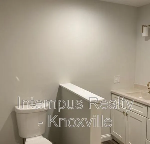 1320 Chestnut St — Photo 23
