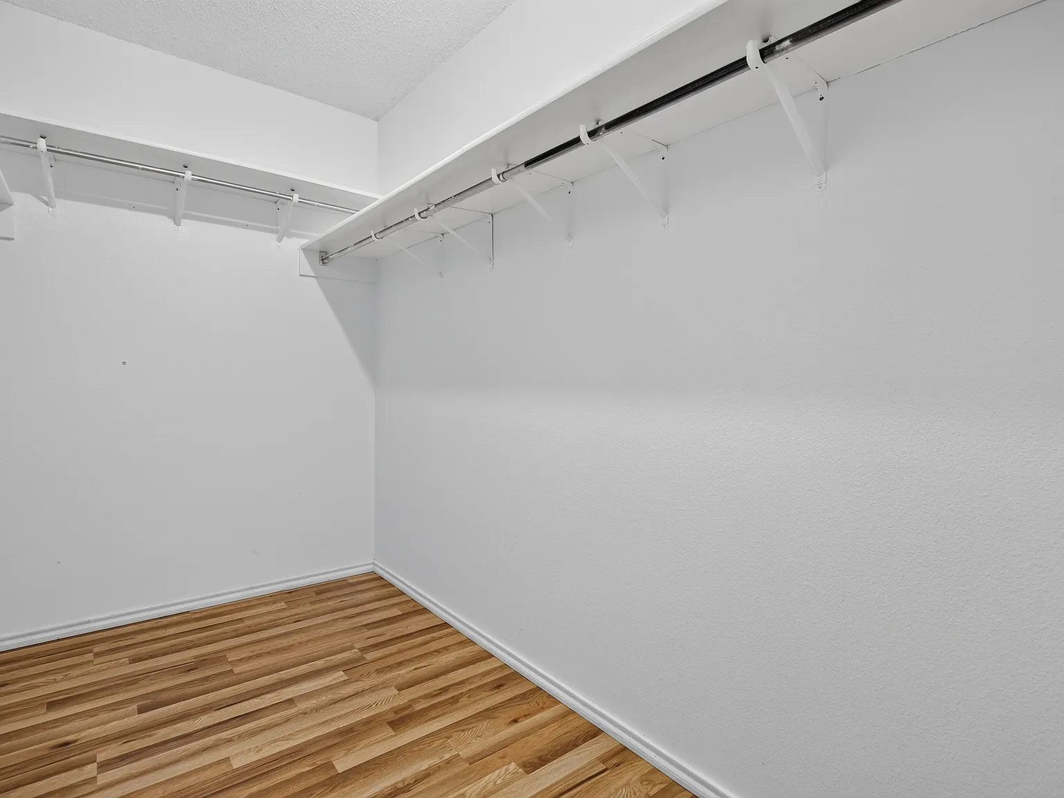 4 bed, 2.5 bath, 2771 sqft, $2,000 — Photo 1