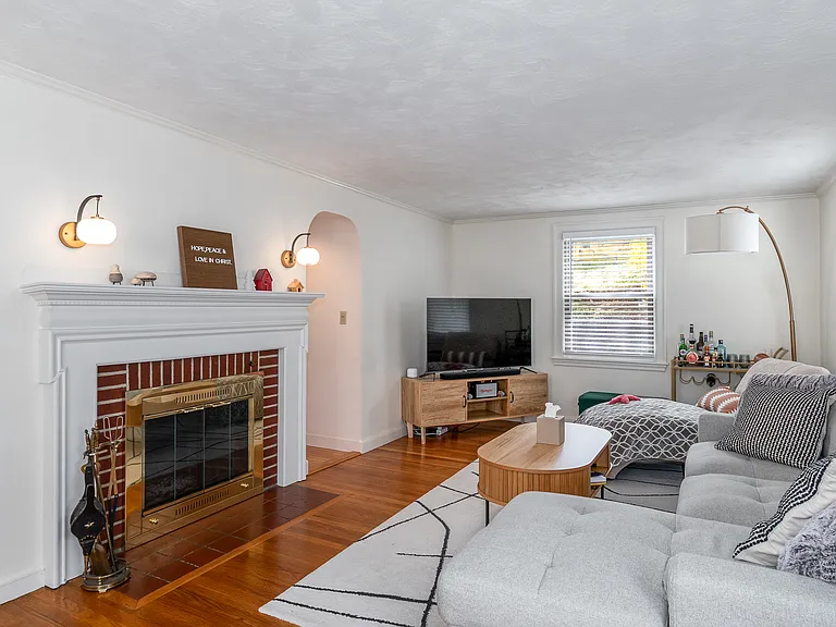 51 Lynn Fells Pkwy — Photo 4