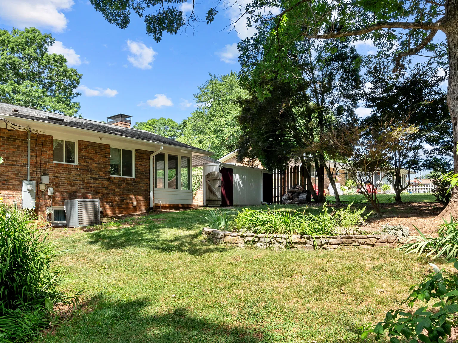 3 bed, 1553 sqft, $2,450 — Photo 4