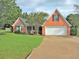 19 Clearfield Dr, Jackson, TN 38305