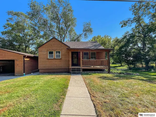 1402 Warren St, Bellevue, NE 68005