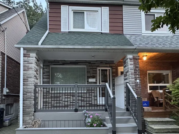 327 Springdale Blvd, Toronto, ON M4C 2A3