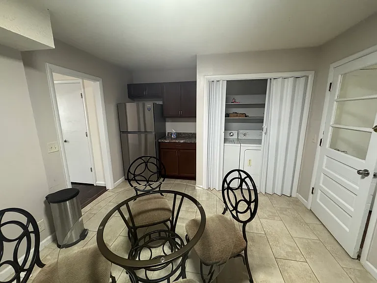612 Ashmont Ct — Photo 17