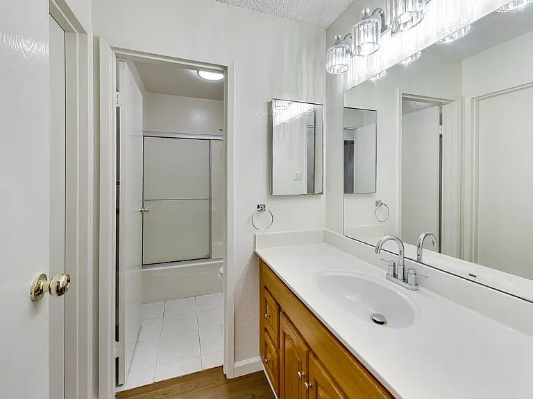 310 Castle St — Photo 28