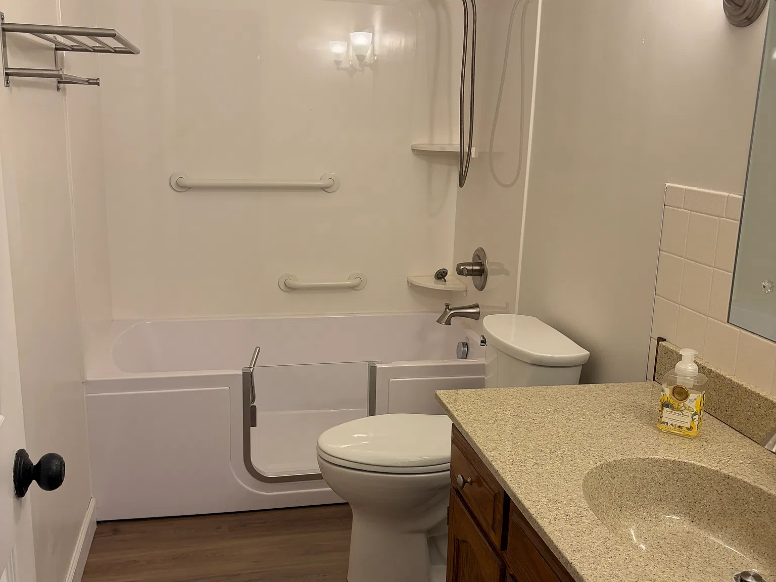 2 bed, 1.5 bath, 1500 sqft, $1,500 — Photo 3