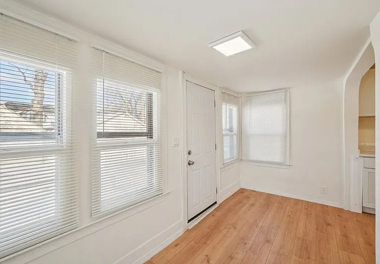 7350 Globe St — Photo 4
