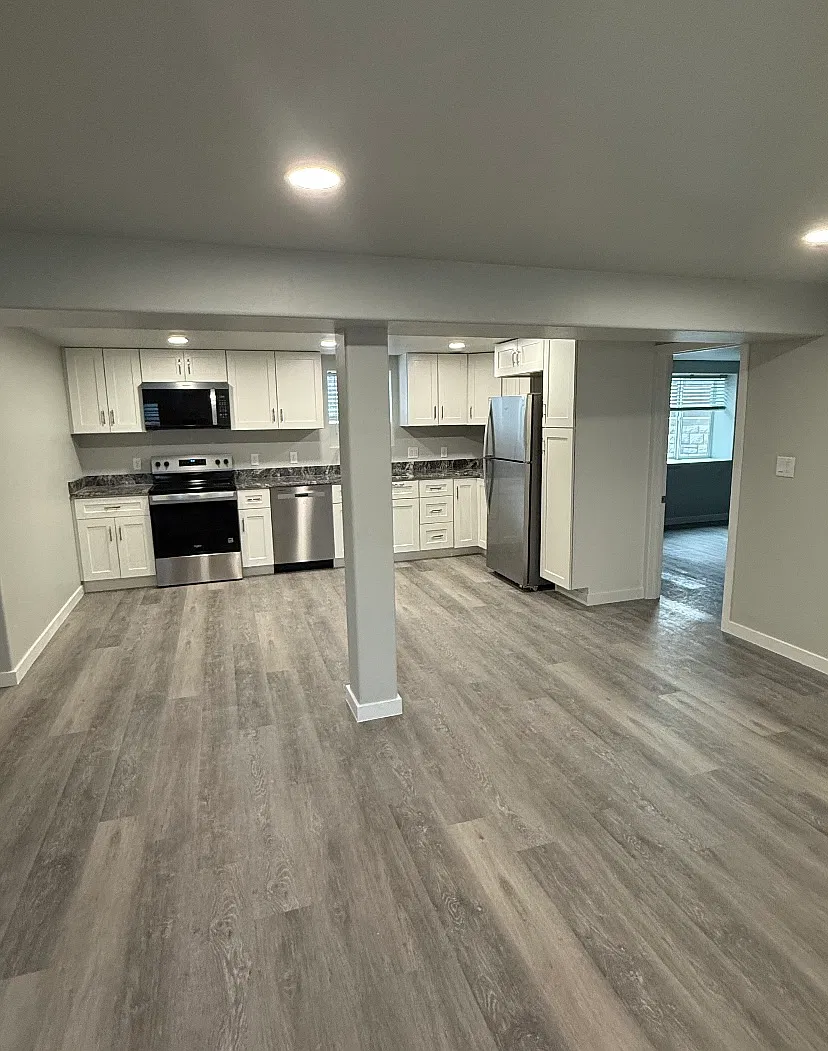 3 bed, $2,095 — Photo 2