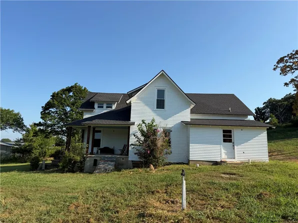 10150 S Garland McKee Rd, Prairie Grove, AR 72753