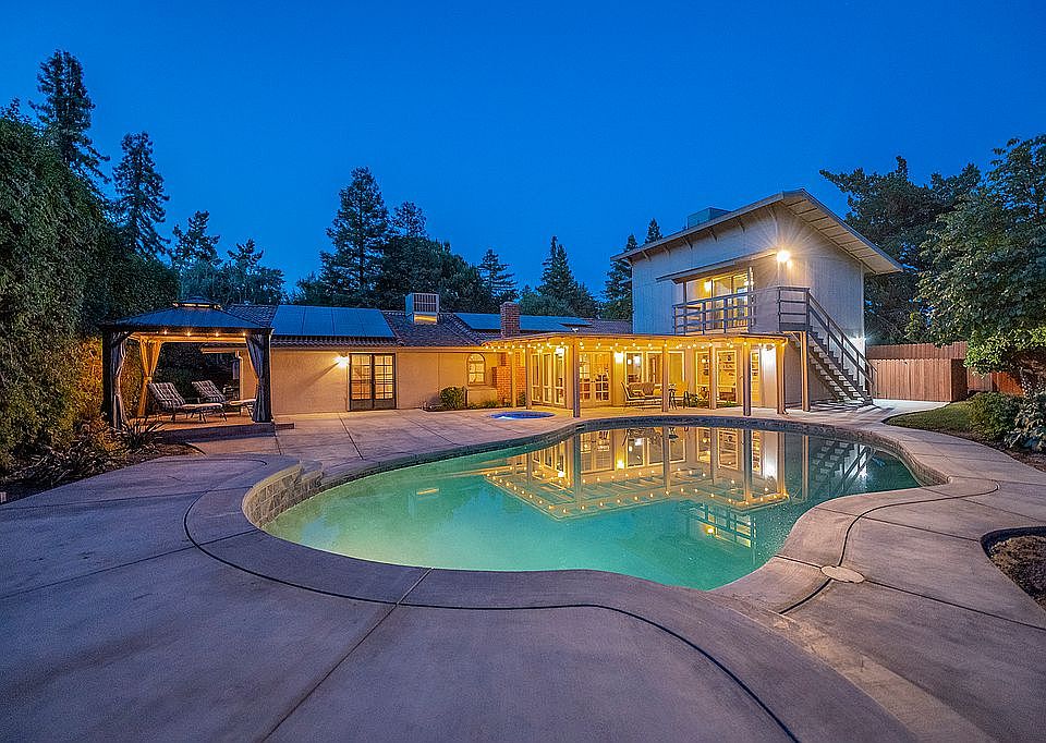 BRAND NEW DECK AND TILE!