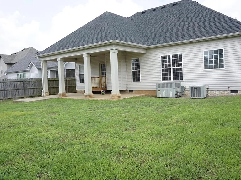 1340 Allmon Dr — Photo 8