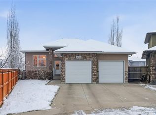 439 Senick BAY, Saskatoon, SK S7T 0P5