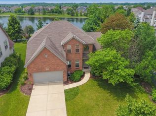 654 Lake Ridge Dr, South Elgin, IL 60177