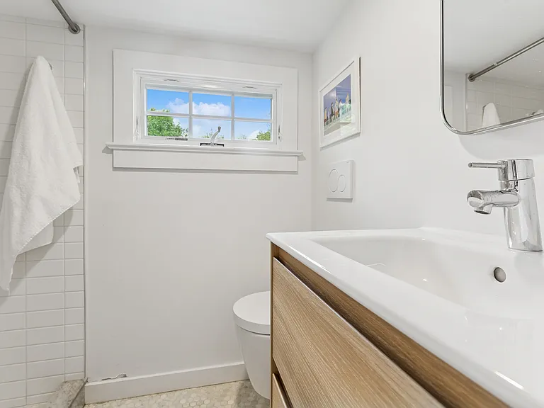 12 Jackson St — Photo 16