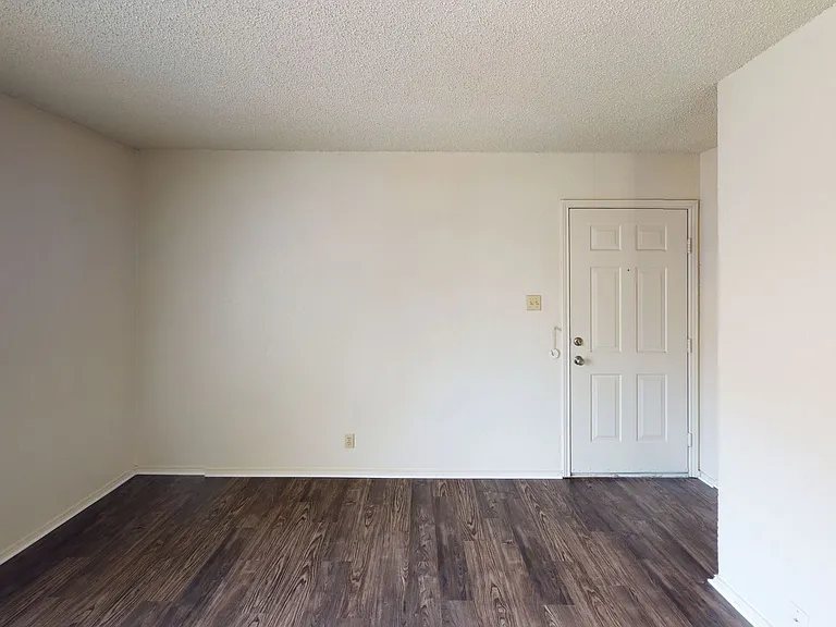 1010 W Prairie St — Photo 12