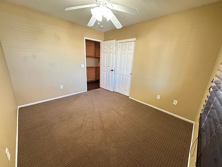 5216 Verenda Ave — Photo 14