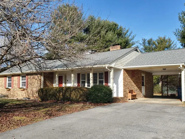 251 Mount Vista Dr, Lexington, VA 24450