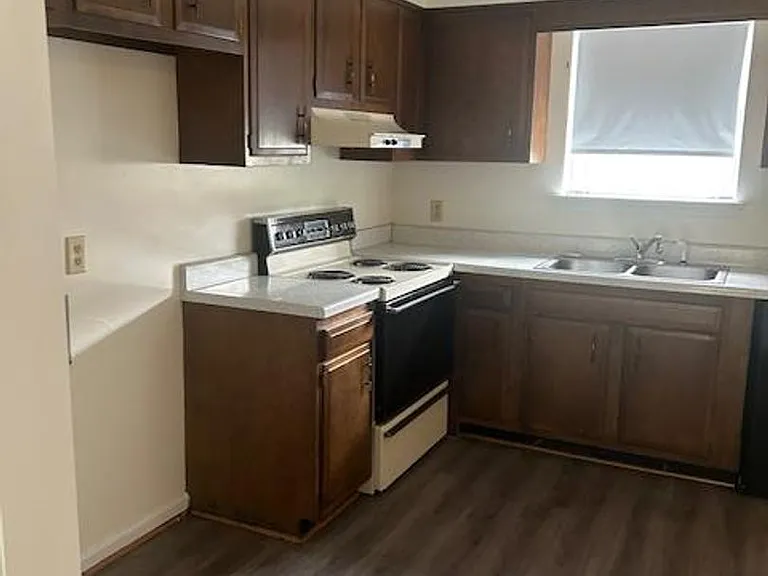 1828 Belleville Rd SW — Photo 3