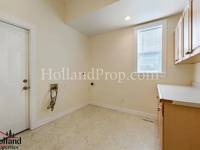 3228 SE Filbert St — Photo 15