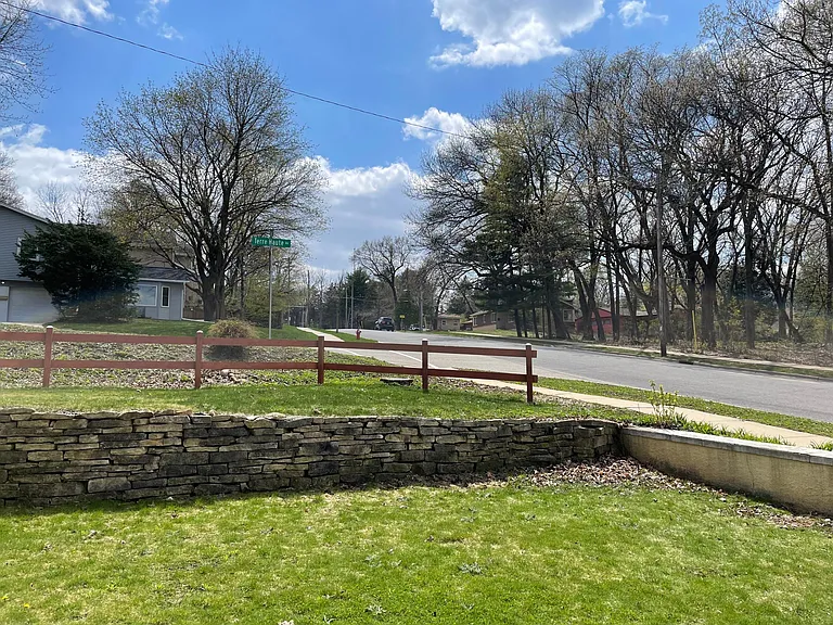 101 N Rosa Rd — Photo 19