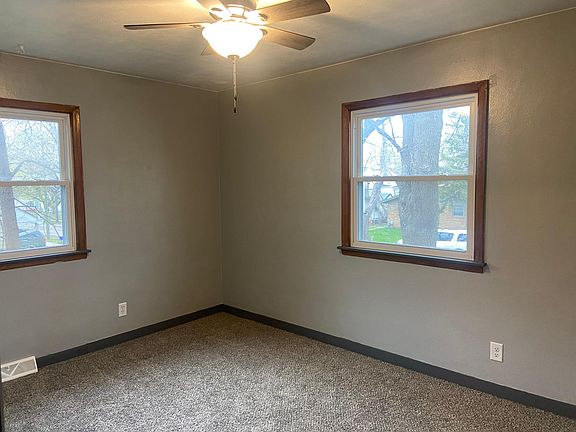 4th image of 3855 16th Ave