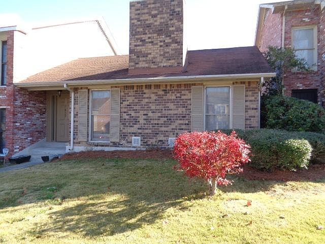 Front view of property