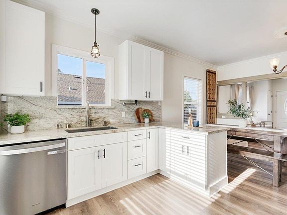 3rd image of 249 Carpenteria Rd