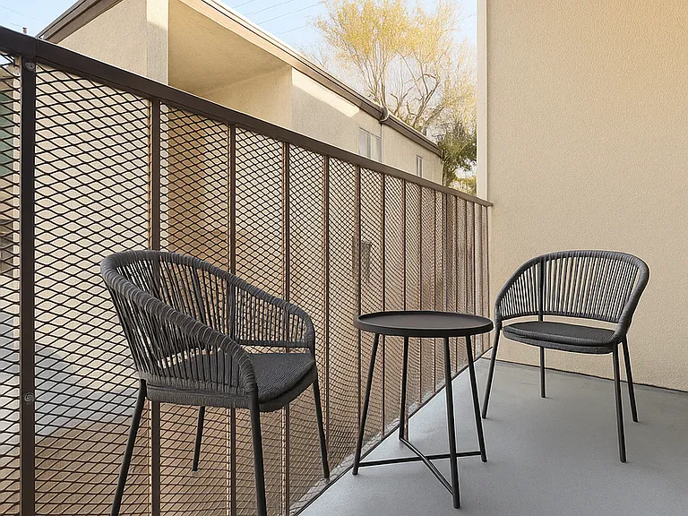 7441 Hazeltine Ave #105 — Photo 4