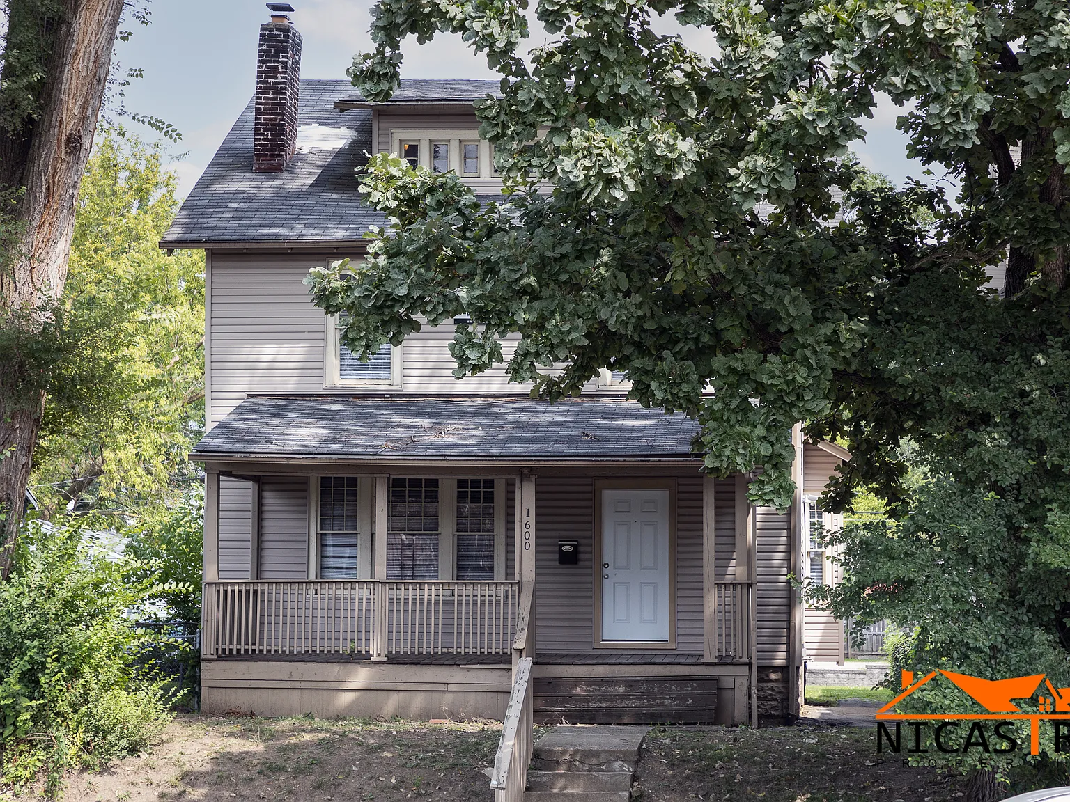 6 bed, 2.5 bath, 1998 sqft, $3,643 — Photo 1