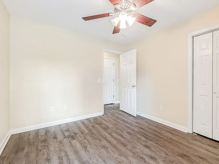 106 Mustang Dr — Photo 20