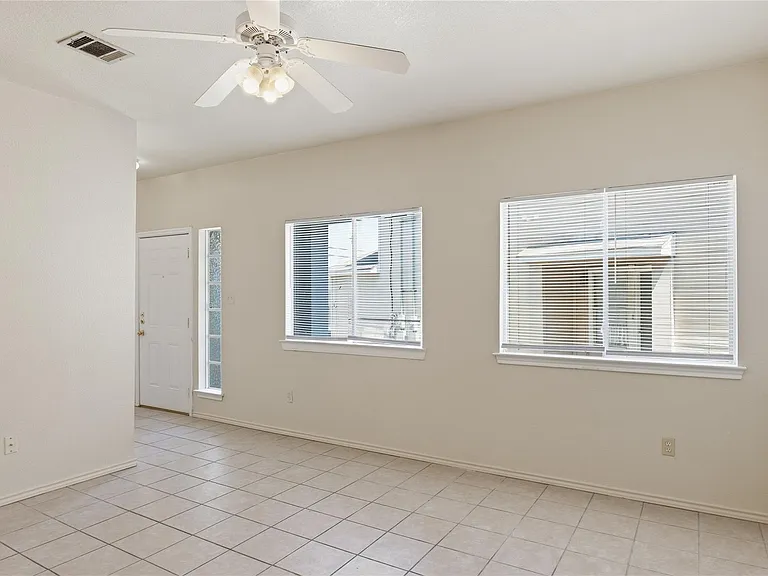 885 Sagewood Trl — Photo 13