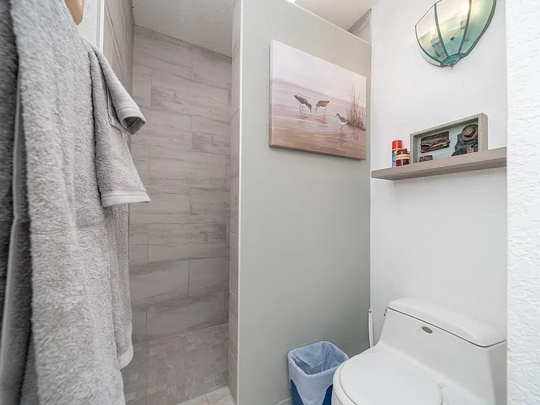 3910 Coral Reef Dr — Photo 23