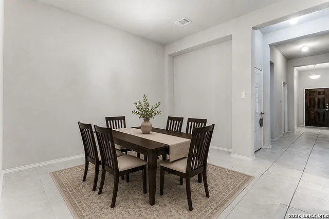 4 bed, 2.0 bath, 1683 sqft, $1,995 — Photo 3
