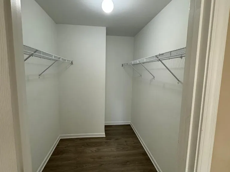 1620 Shire Village Dr — Photo 29