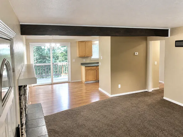 11614 Dawn St #4, Eagle River, AK 99577