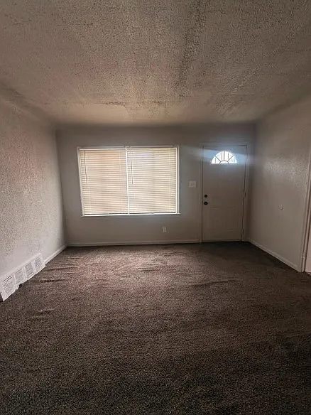 3 bed, 1500 sqft, $1,200 — Photo 3
