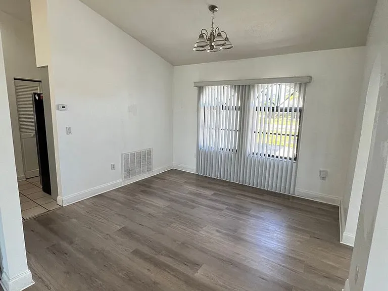 2092 Rio De Janeiro Ave — Photo 13