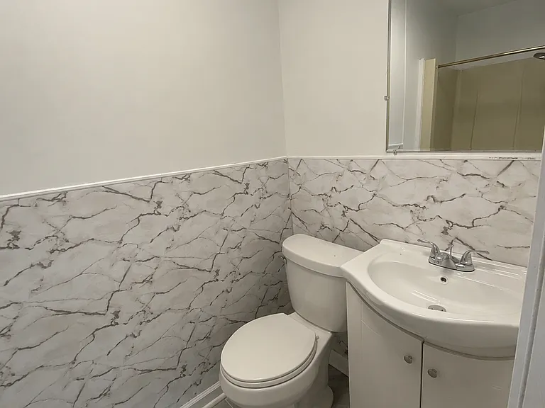 717 Redwood Ave — Photo 7
