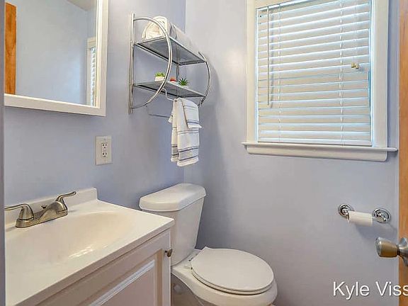 3rd image of 1855 Millbrook St SE