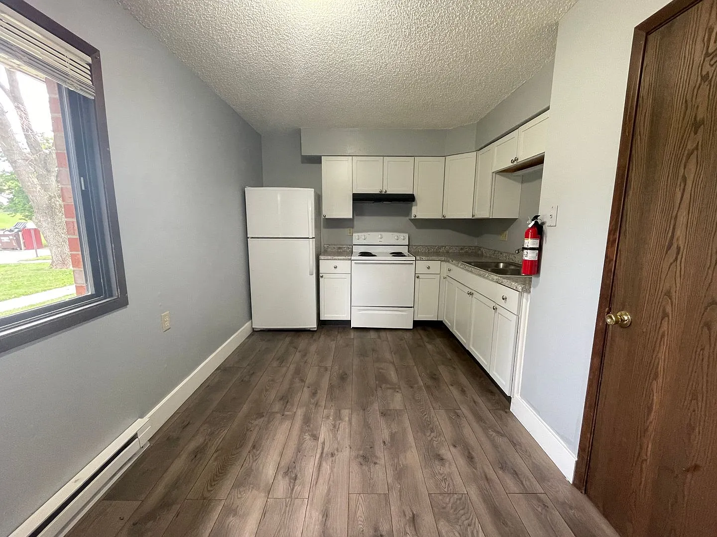 505 Barclay St — Photo 3