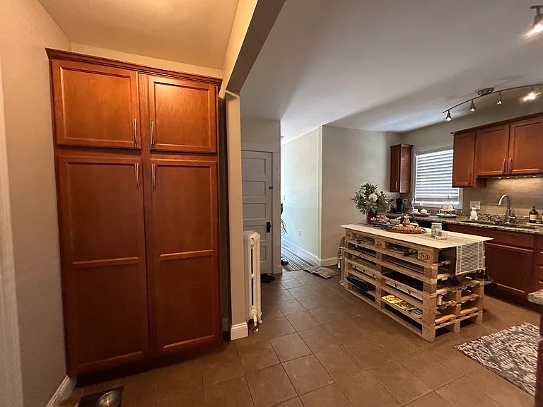 10 Abbott St #1 — Photo 7