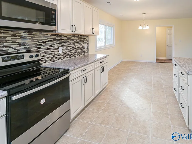 2423 Medaris Rd NW — Photo 18