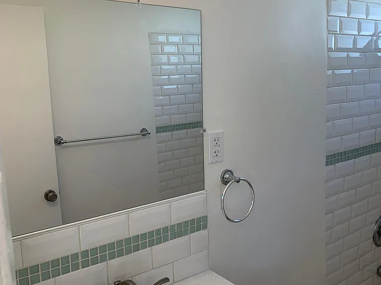 400 N Doheny Dr #4 — Photo 10