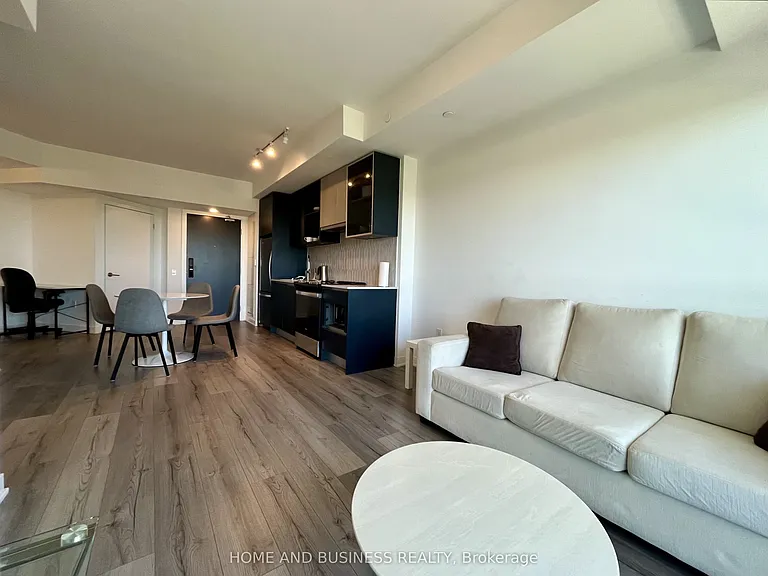 395 Dundas St W #816 — Photo 14