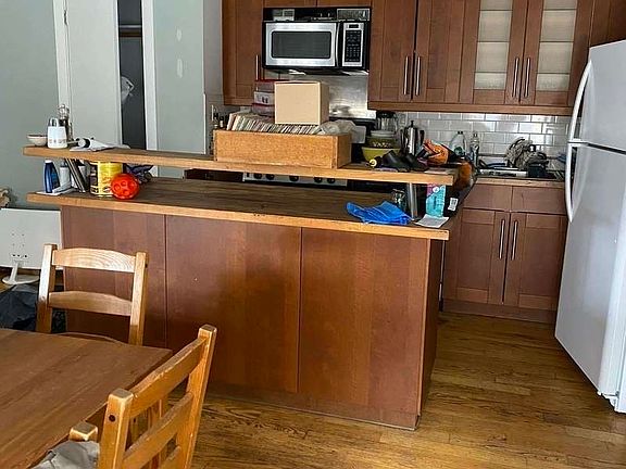 3rd image of 490 Morgan Ave #4