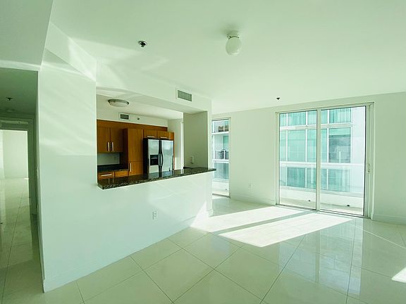 4th image of 6360 Collins Ave #614